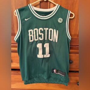 Nike NBA Boston Celtics Kyrie Irving #11 Jersey Green Size 50 Youth XL
